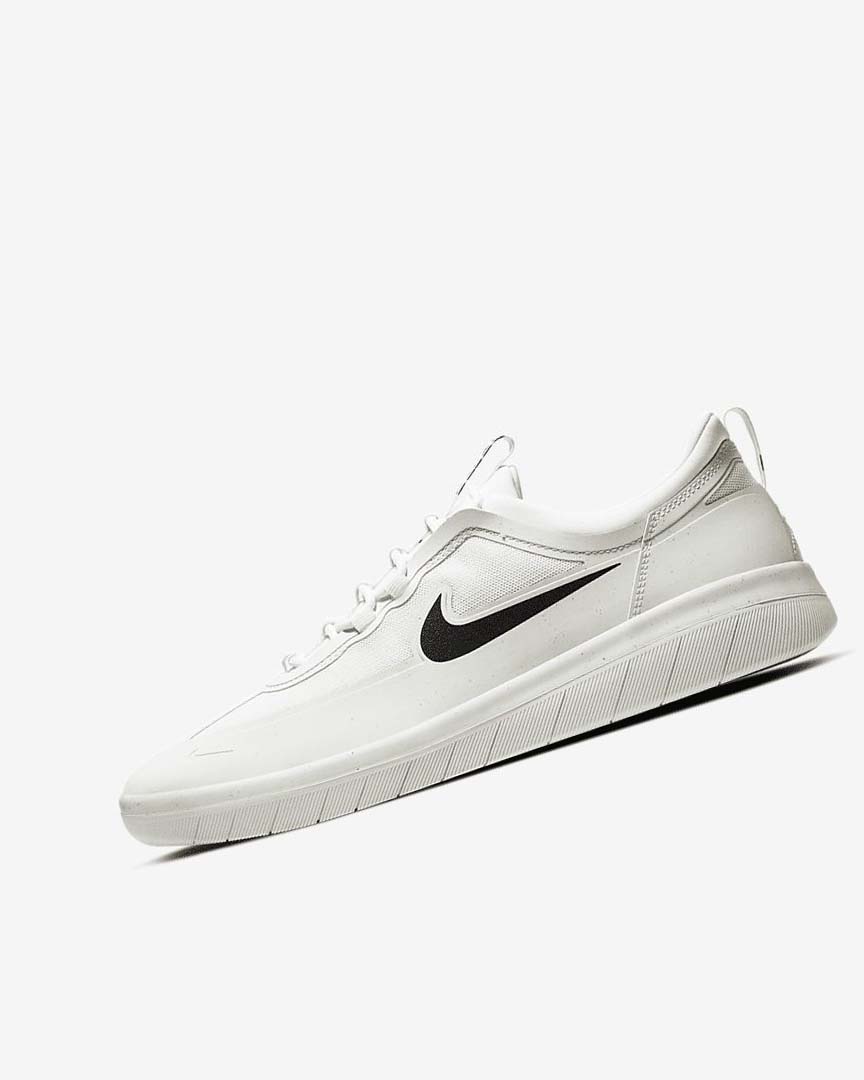 Tenis Skate Nike SB Nyjah Free 2 Mujer Blancas Blancas Blancas Negras | CR2702