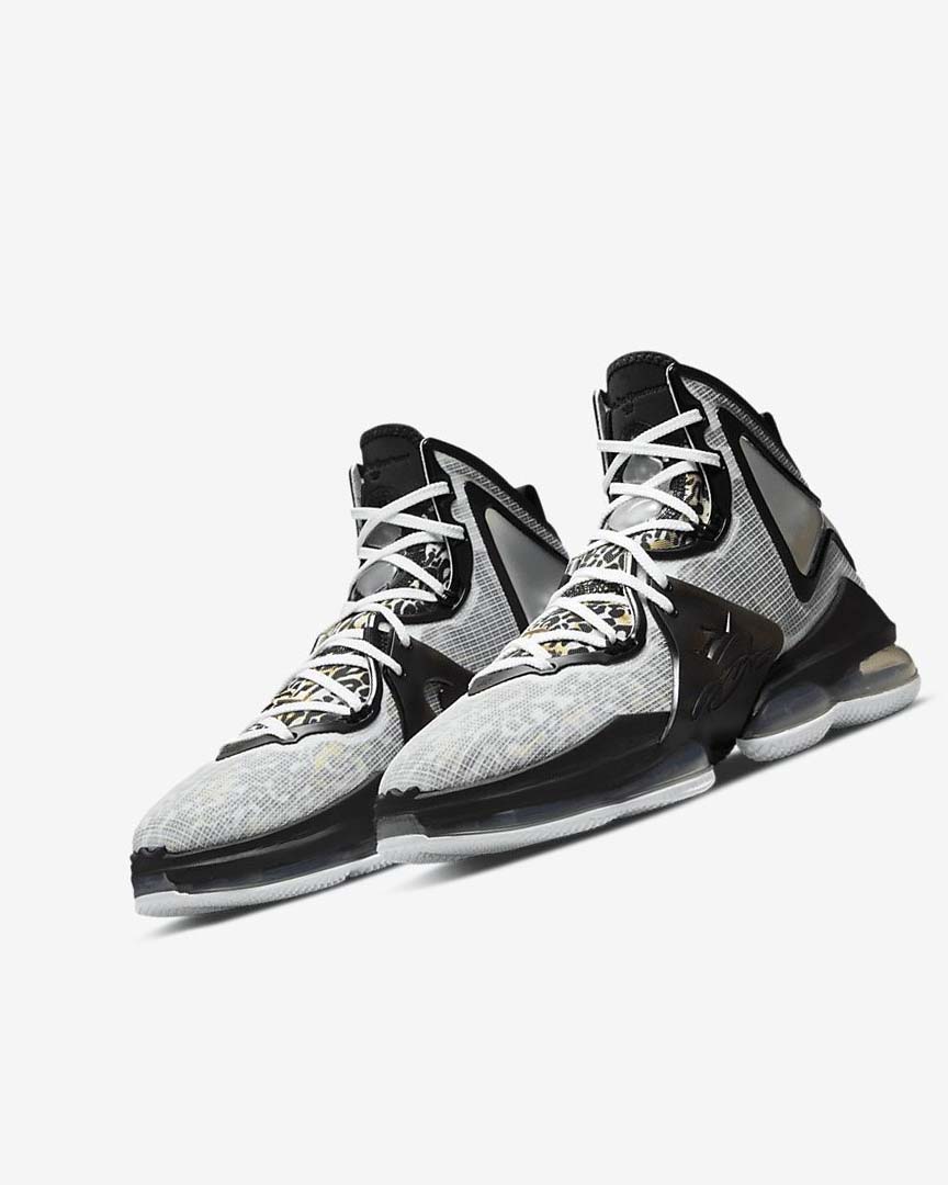 Zapatillas Baloncesto Nike LeBron 19 Mujer Blancas Negras Metal Doradas | CR2663