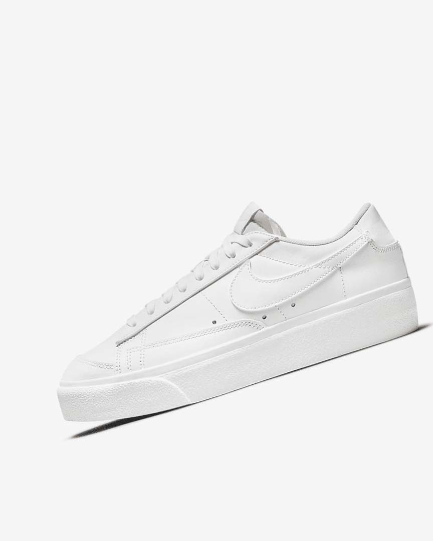 Zapatillas Nike Blazer Low Platform Mujer Blancas | CR4582