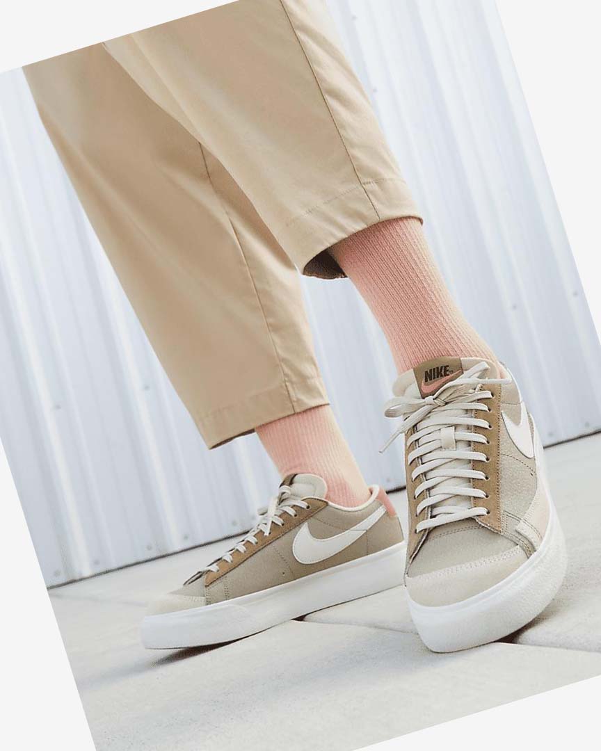 Zapatillas Nike Blazer Low Platform SP Mujer Kaki Beige Claro | CR4987