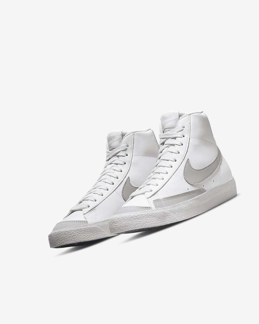 Zapatillas Nike Blazer Mid '77 SE Niña Blancas Beige Claro | CR3232