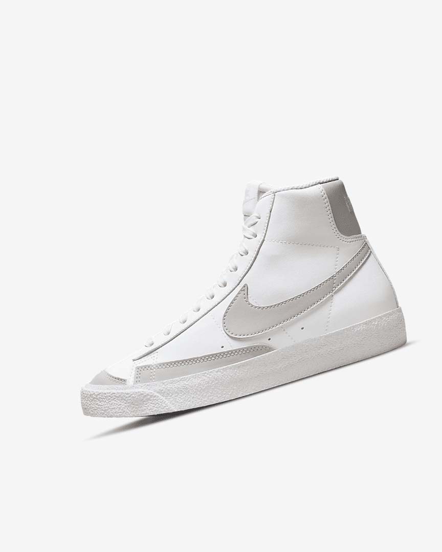 Zapatillas Nike Blazer Mid \'77 SE Niña Blancas Beige Claro | CR3232