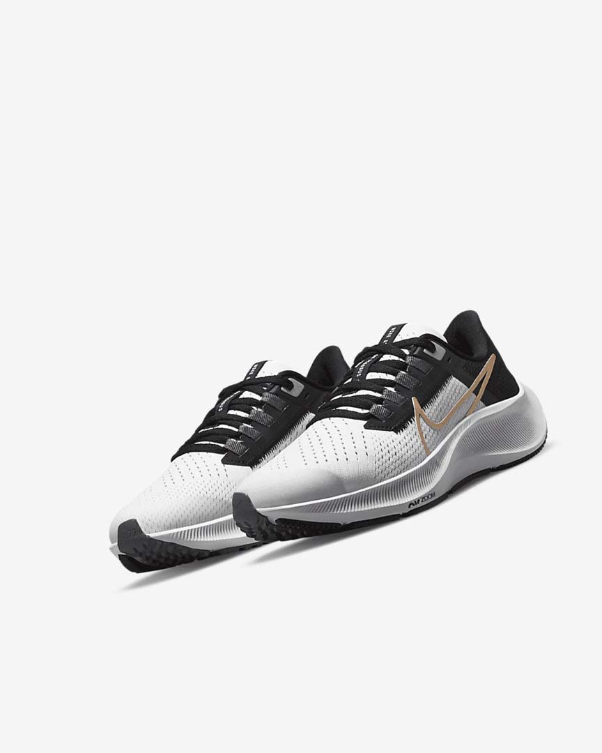 Zapatillas Running Nike Air Zoom Pegasus 38 Niña Gris Claro Gris Metal Doradas | CR2624