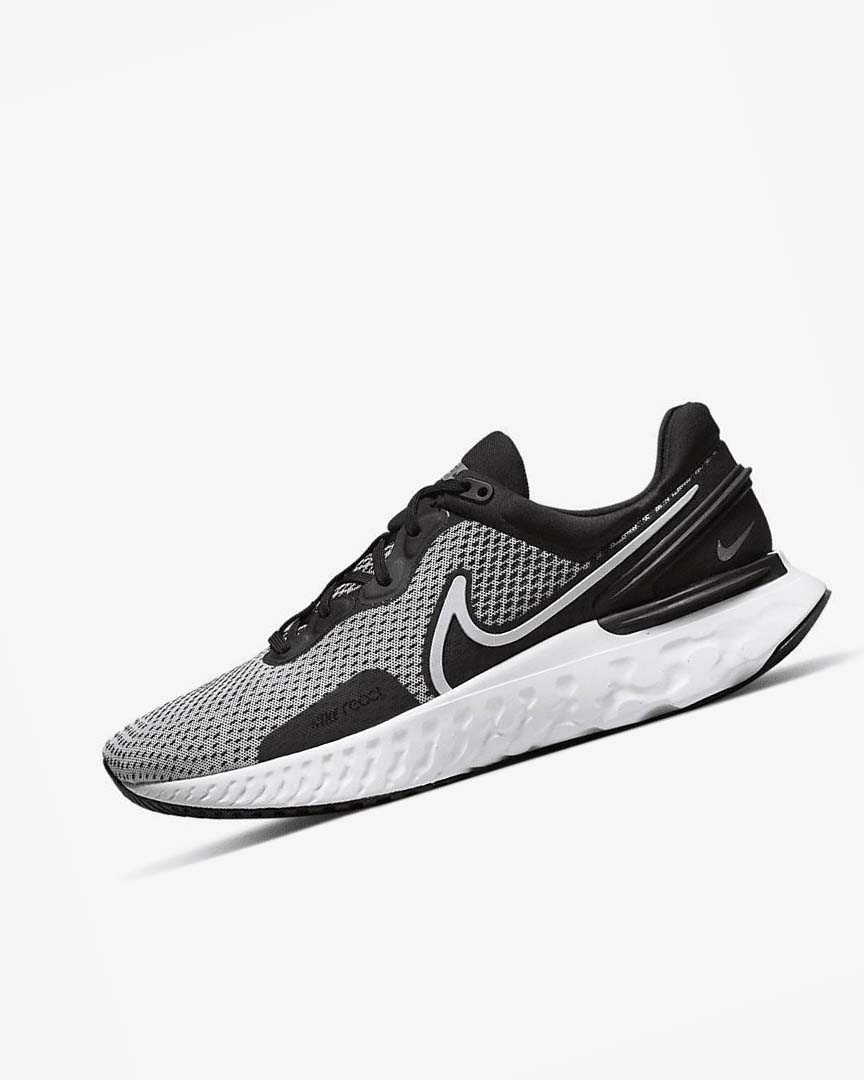 Zapatillas Running Nike React Miler 3 Hombre Blancas Negras Metal Plateadas Blancas | CR2947