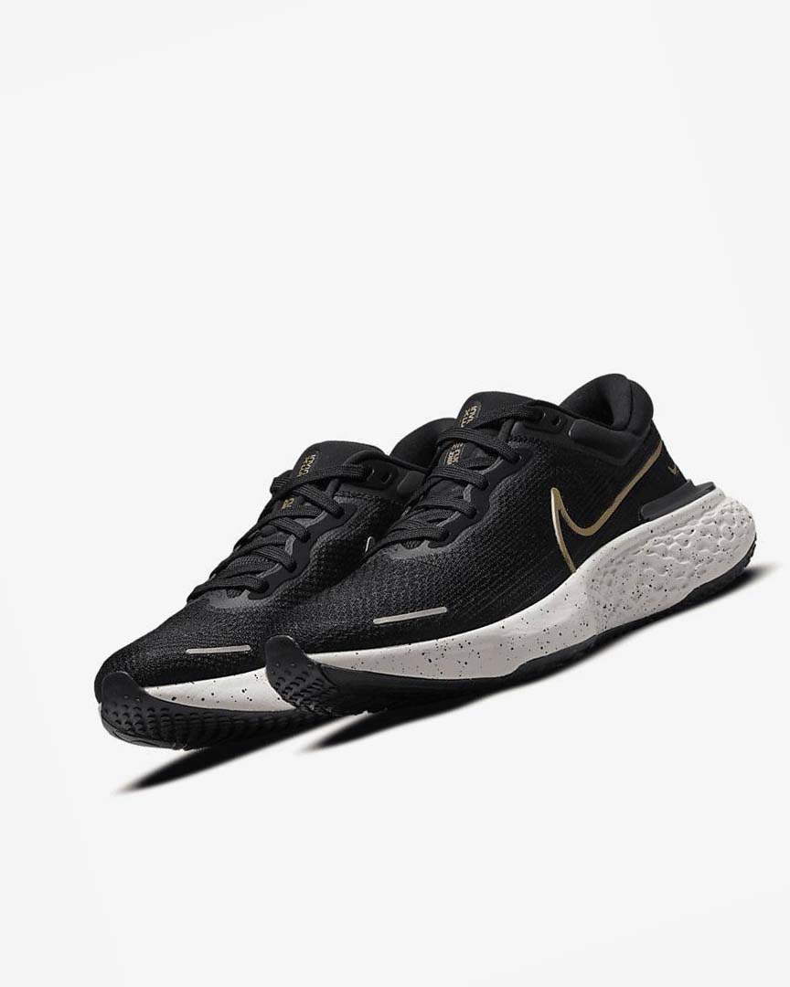 Zapatillas Running Nike ZoomX Invincible Run Flyknit Hombre Negras Metal Doradas | CR4946