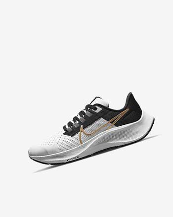 Zapatillas Running Nike Air Zoom Pegasus 38 Niño Gris Claro Gris Metal Doradas | CR2805